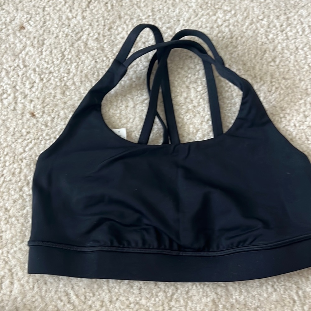 Lululemon Energy Bra. Black size 4 and 6 Excellent condition.